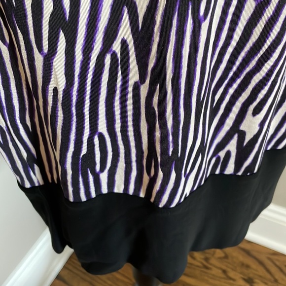 DIANE von Furstenberg 100% silk dress like new - Picture 5 of 11